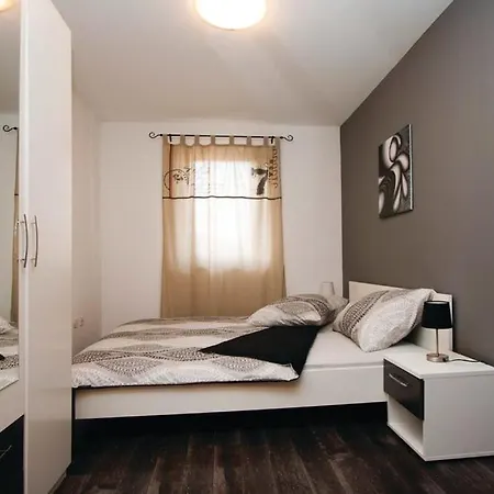 Stalno Sretan *